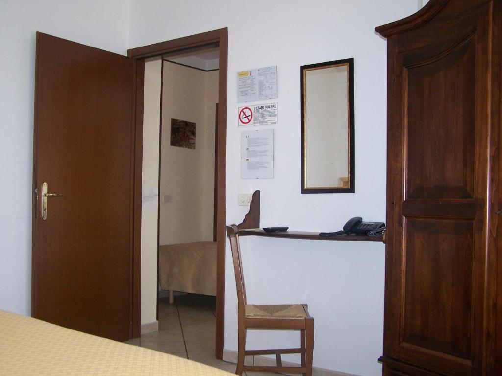Hotel Ristorante La Torretta Bianze Номер фото